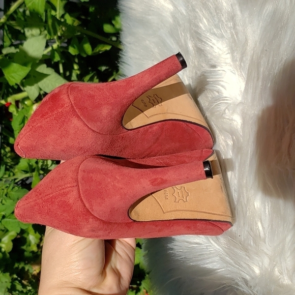 Joan & David red suede pumps with bow - Picture 5 of 7